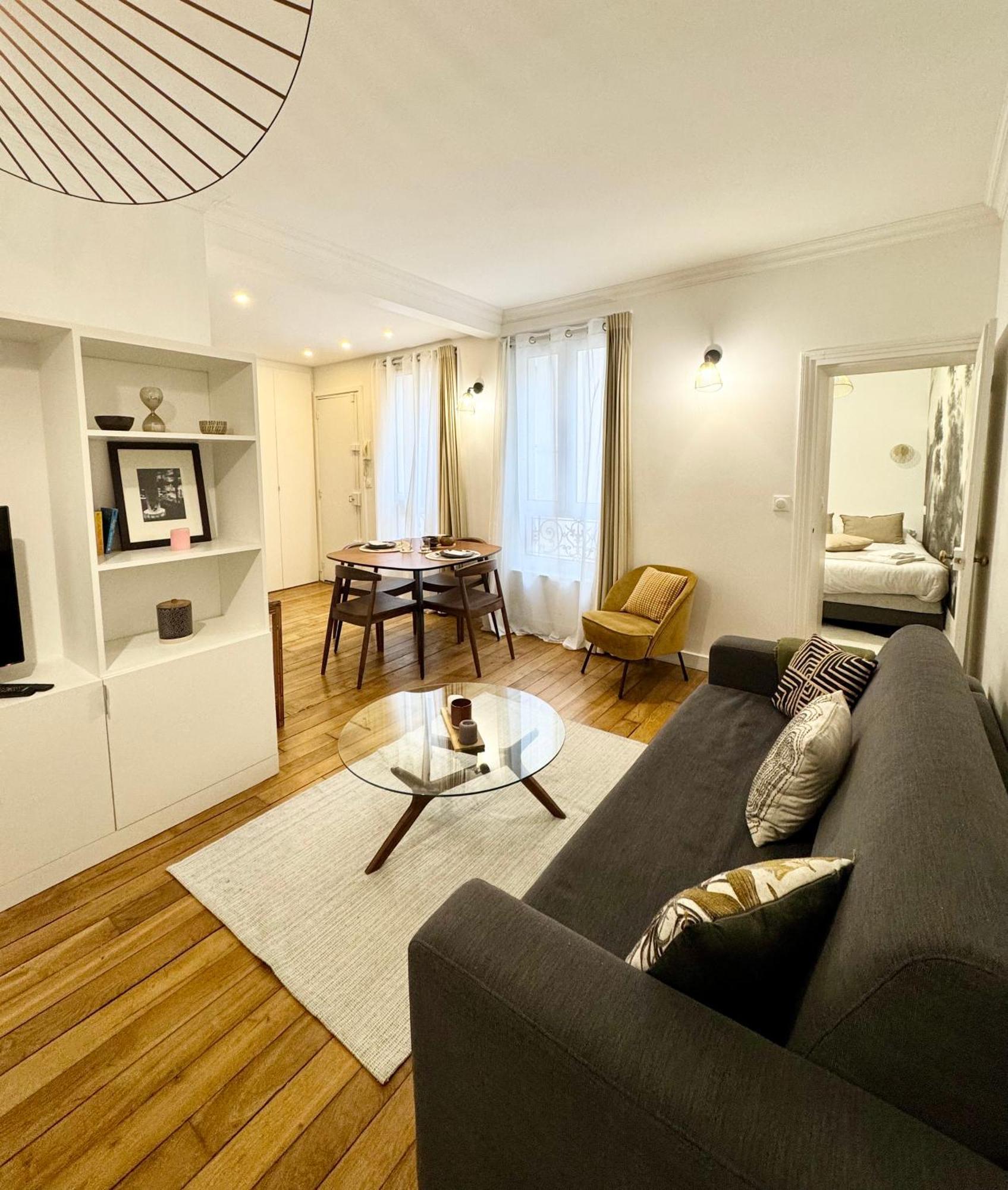 Apartment Lovely Flat, Center Of